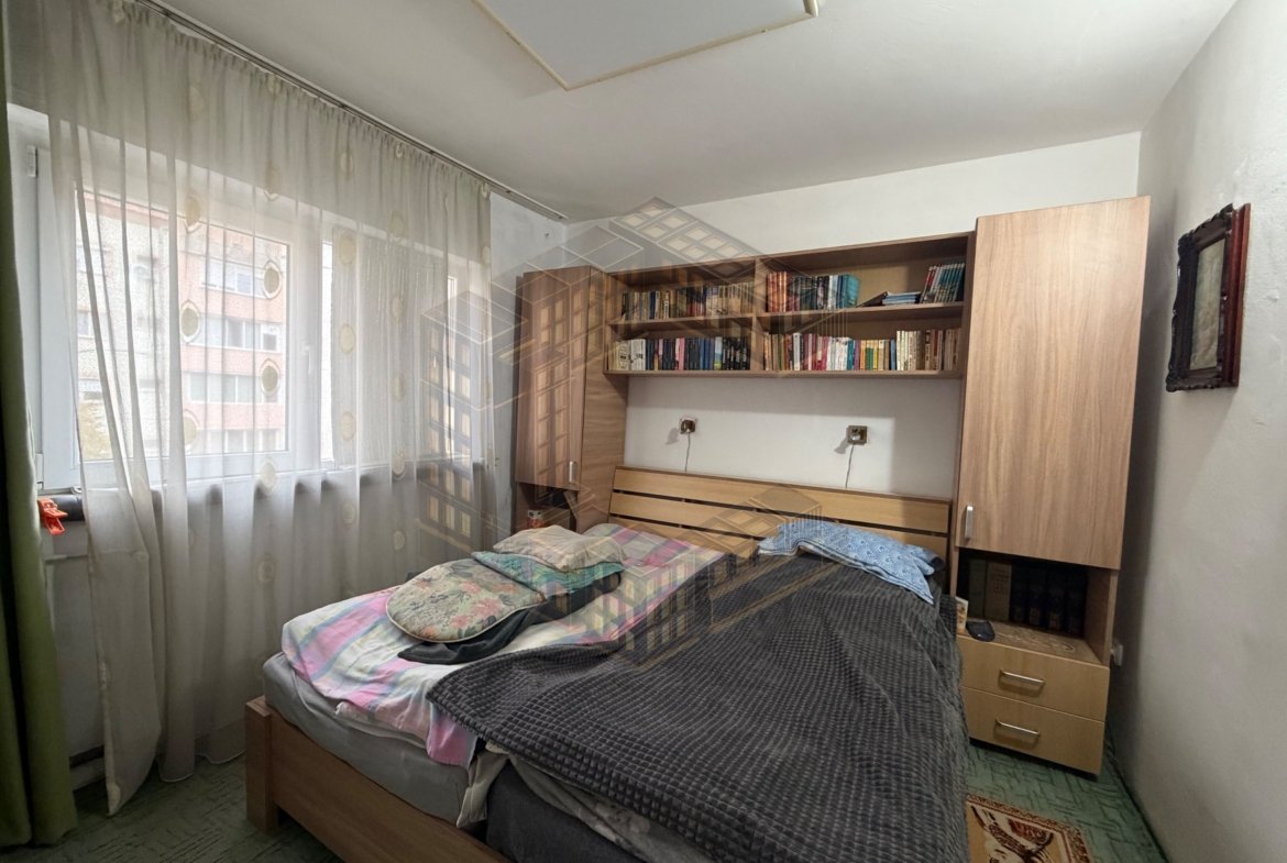 Apartament 3 camere de vanzare, etajul 2, zona Girocului, Timisoara