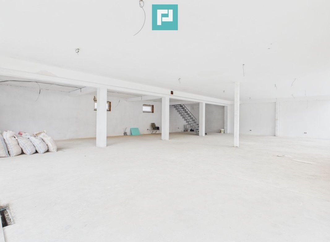 Spațiu comercial 200mp + 90mp mansarda – Cantemir