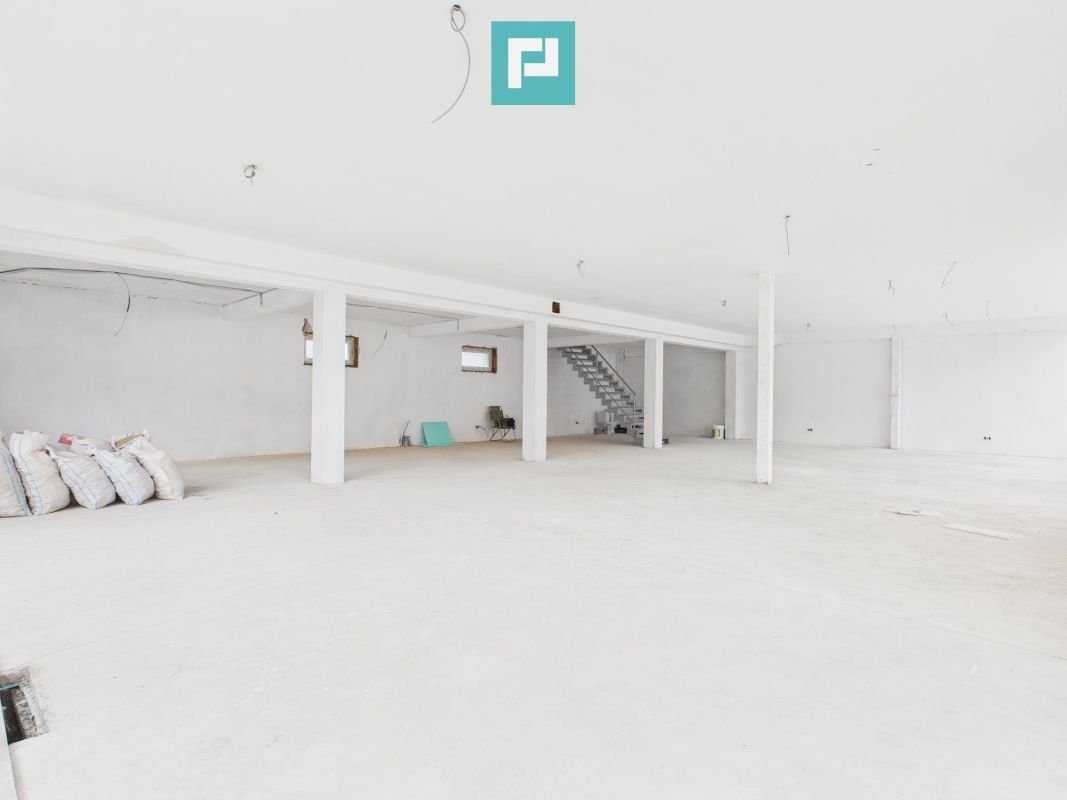 Spațiu comercial 200mp + 90mp mansarda – Cantemir