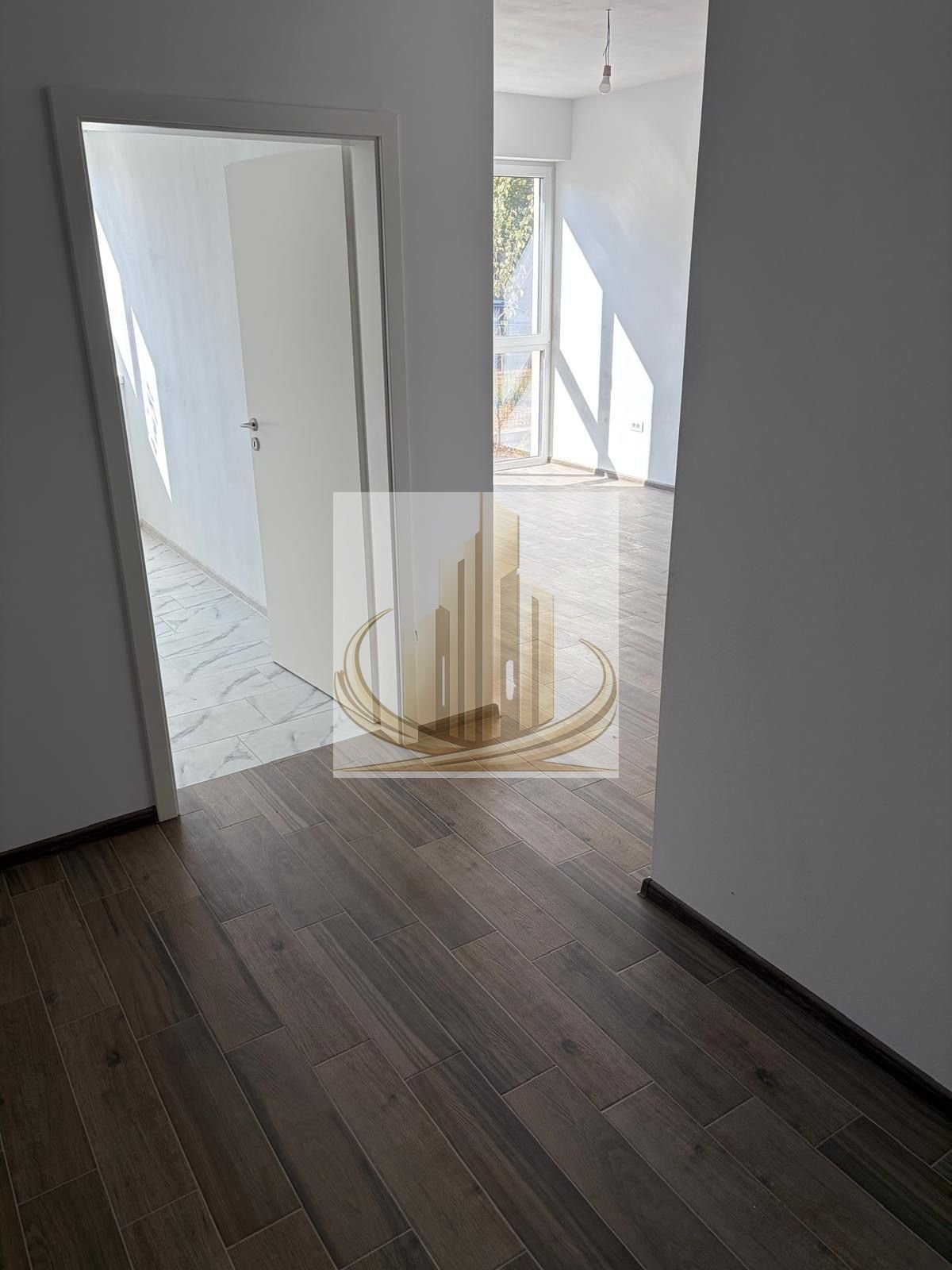 5f20e3c3982940f6bbd969d4623d22f8 Apartament tip SAD de vânzare –locație excelentă!