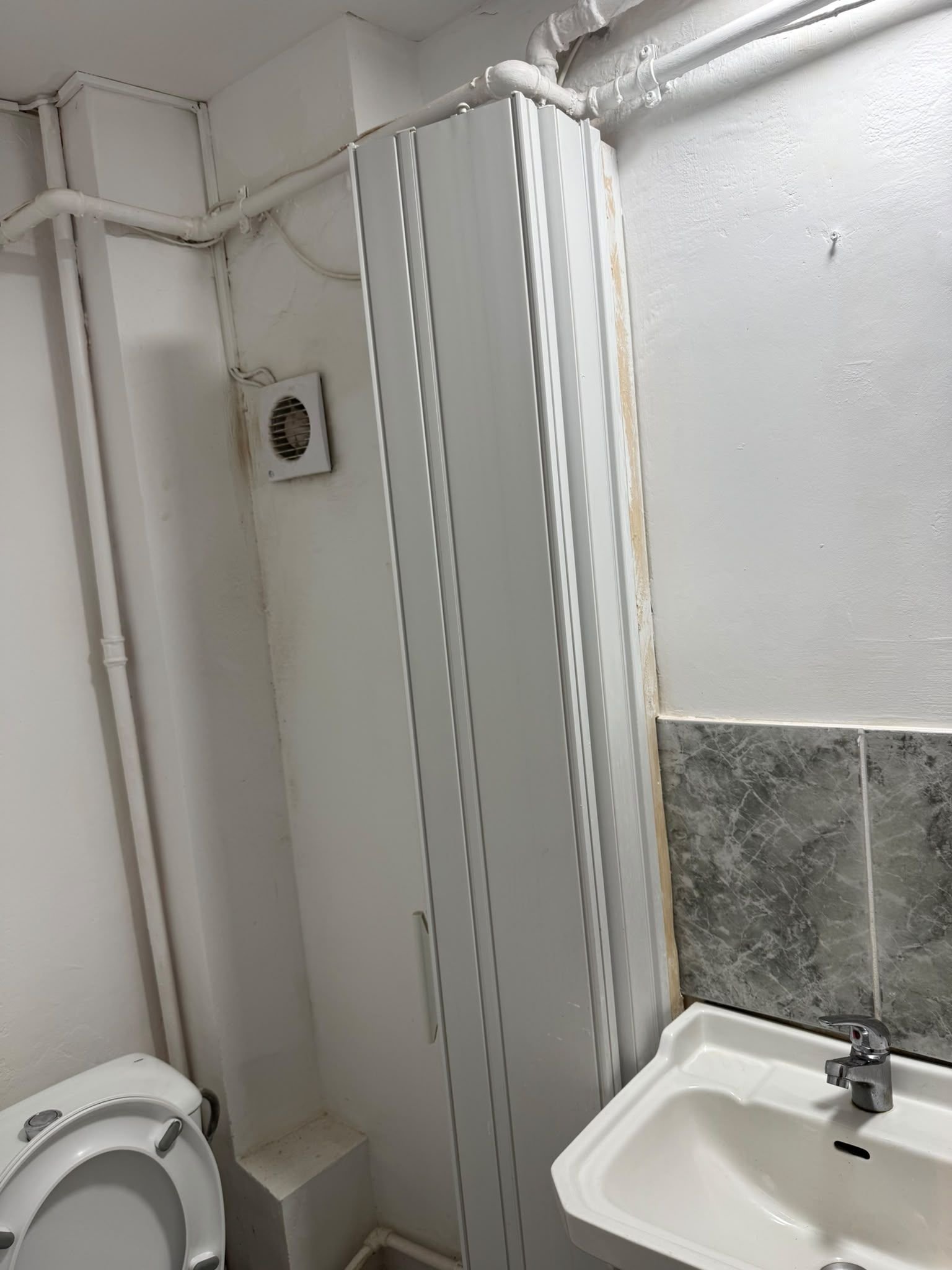 5f405be917b14e59950b2afaadc44c06 Spațiu comercial cu vitrină și acces stradal /Universitate – Colței