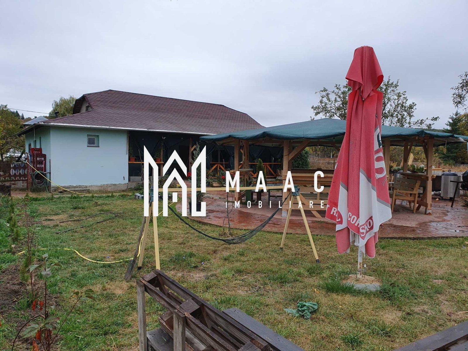 5f86989802af403bb9d986bd58cfb521 Vilă 4 camere de vânzare | Lădești | 140 mp | teren 1.823 mp
