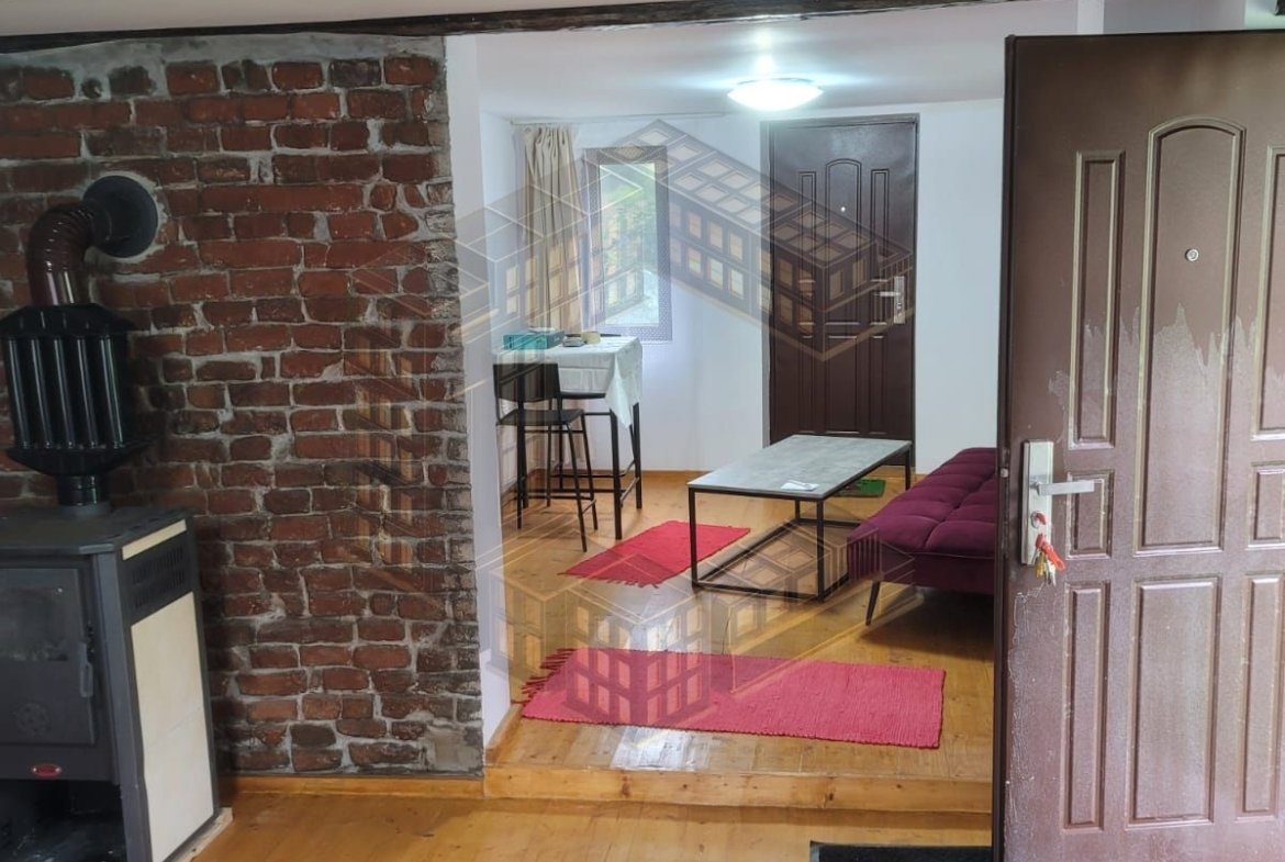 Casa individuala, renovata, teren 5 ha, Glodghilesti, Hunedoara