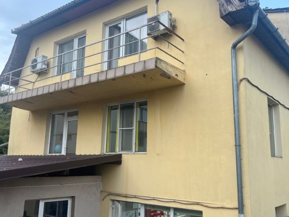 Imobil multifuncțional, 450 mp utili, teren 640 mp, Torontalului