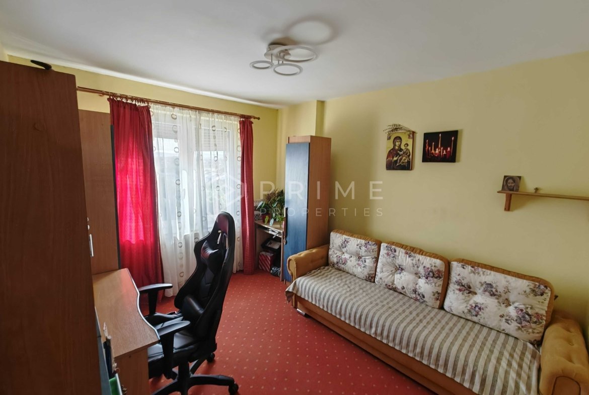 Apartament Spațios cu 3 Camere (76 mp Utili), 2 Băi și Vedere Însorită