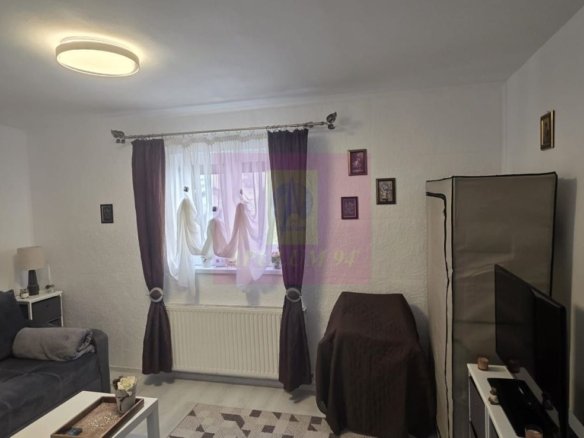 Garsoniera de vanzare in Sinaia – zona Spital
