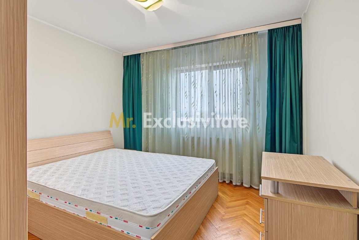 Apartament cu 3 camere decomandat etaj intermediar