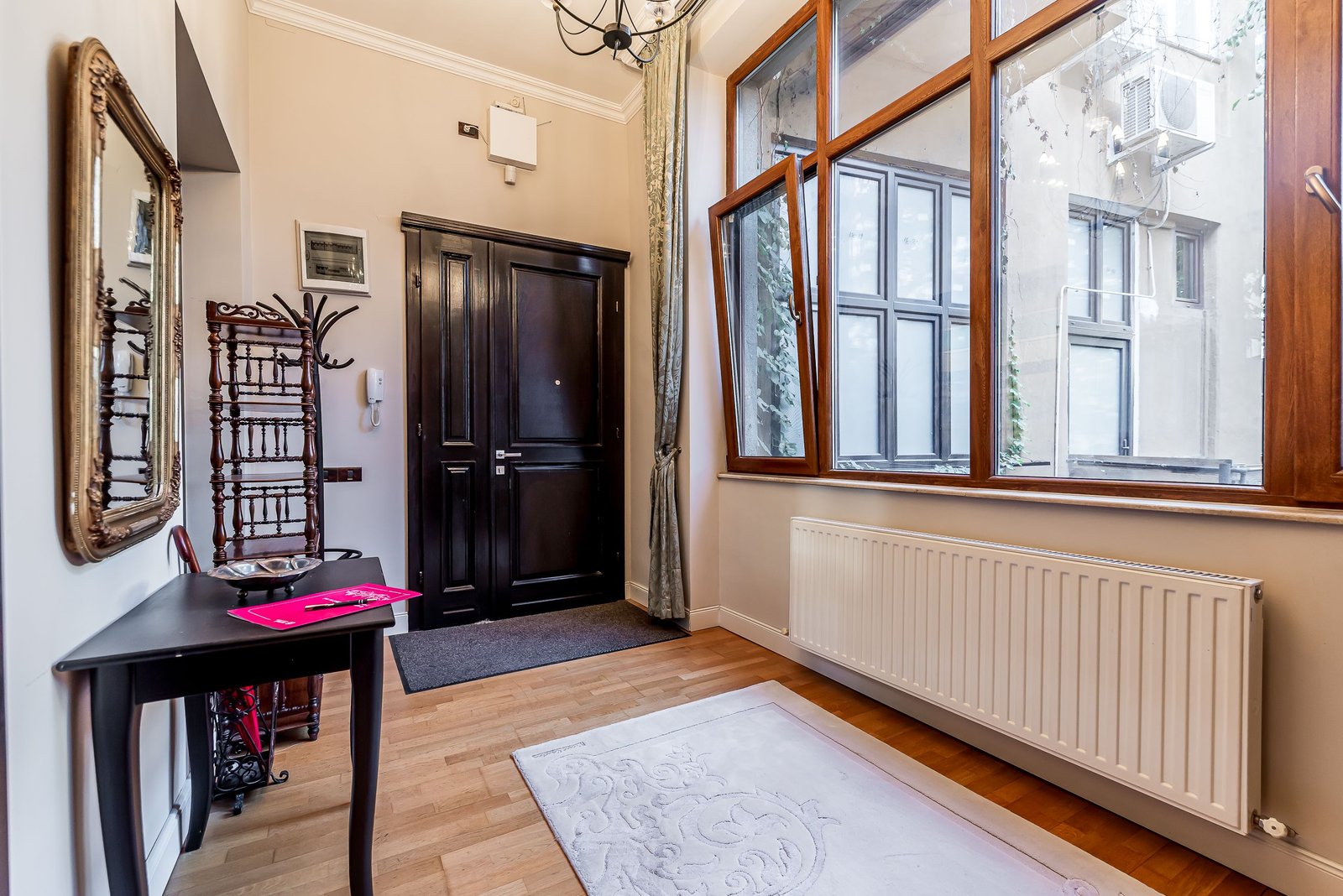 65cc0d3c0e184655a13753a01a598ebb Apartament cu personalitate, pentru cei care apreciază eleganța.