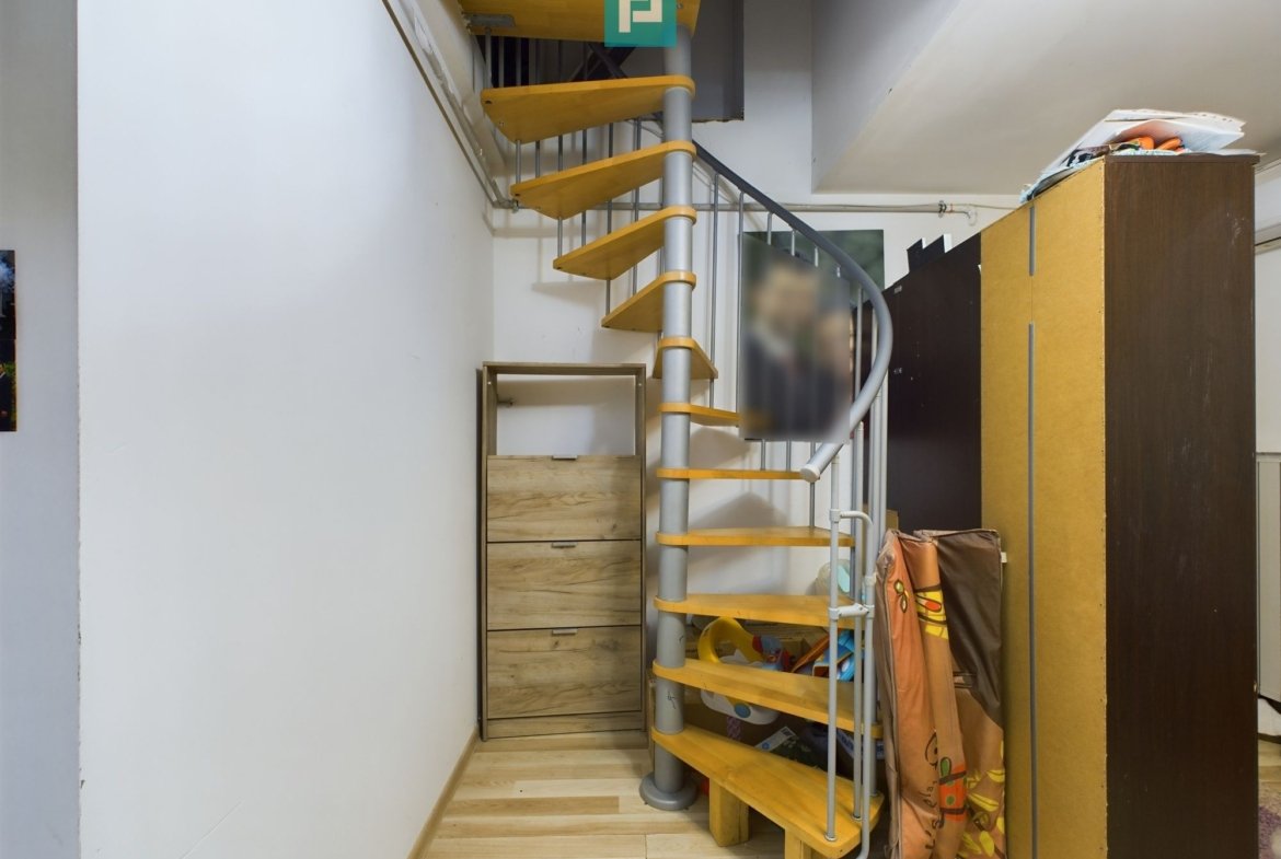 Apartament cu 2 camere pe 2 niveluri în Dumbrăvița