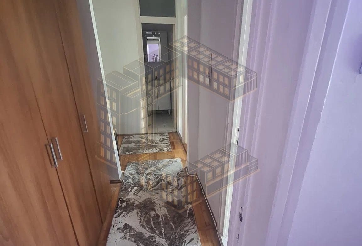 Apartament cu 3 camere,decomandat,etaj intermediar,de vânzare,Giroculu