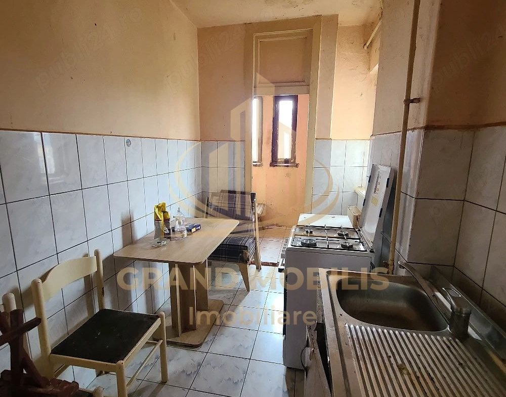 Vand ap 2 camere parcul Carol