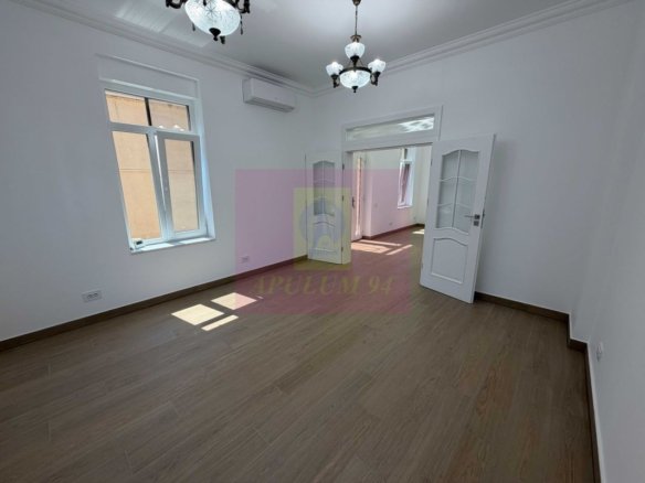 Casă de închiriat lângă Piața Victoriei | 5 camere, 120 mp