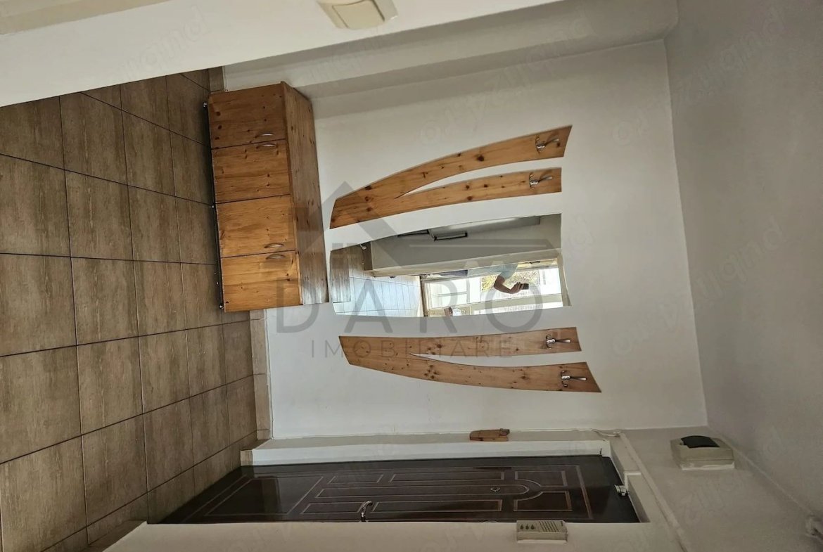 Vând ap. 2 camere Tudor-zona Pensiunea Europa, însorit, zona linistita+ Garaj