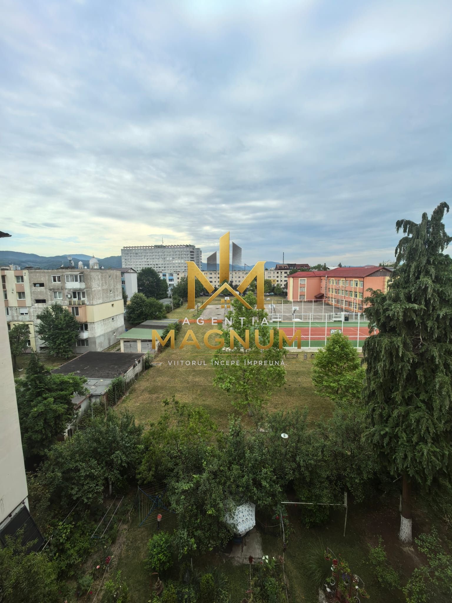 Apartament 3 camere de vânzare | Cuza Vodă | Zonă liniștită