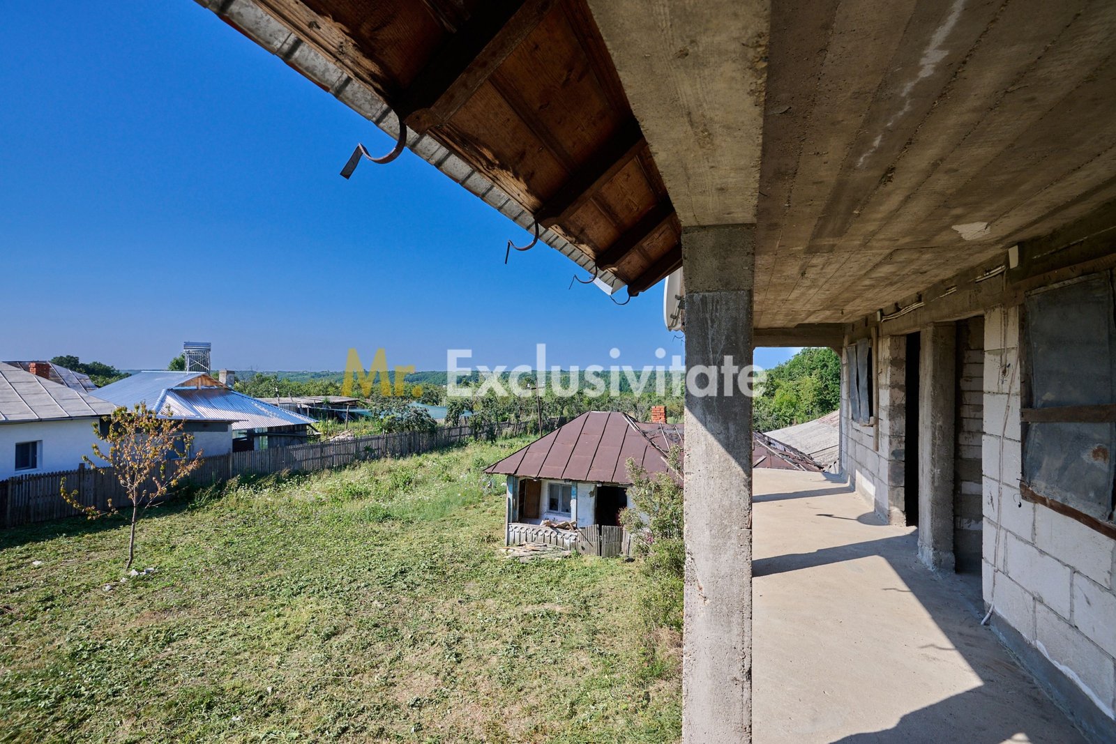 6a8bba3c53434548a3a59e26e23579b8 Casa + 3105 mp teren intravilan comuna Uda