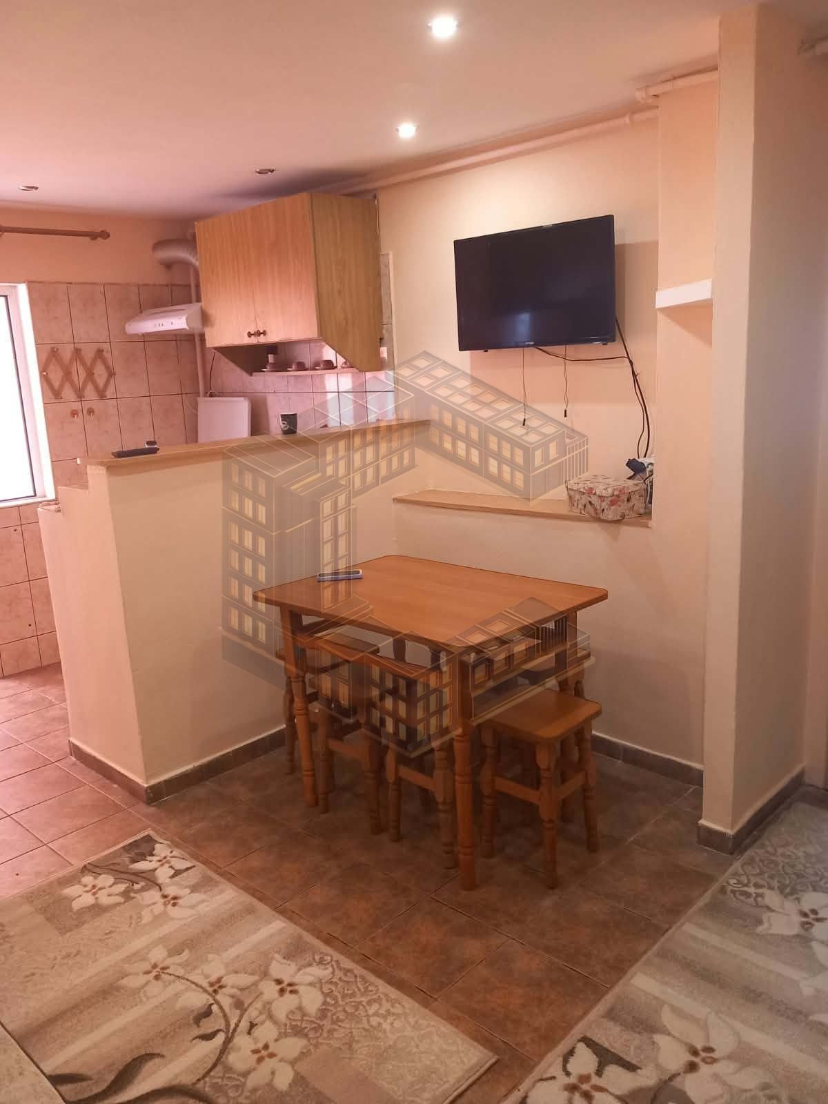 Apartament cu 2 camere, decomandat, de vanzare, zona Aradului