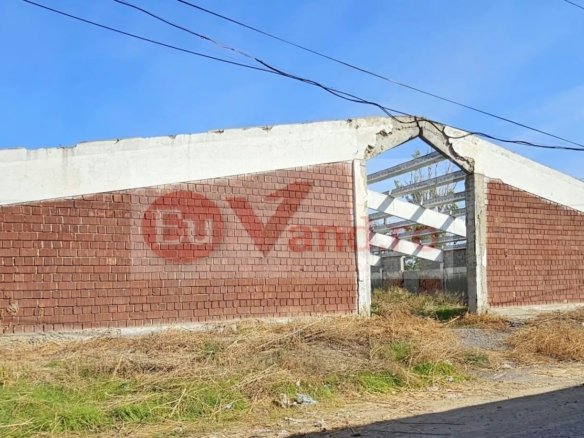 HALA INDUSTRIALA DE VANZARE, VANATORI, DN26, TEREN 3.500 MP – PRET 249.000E