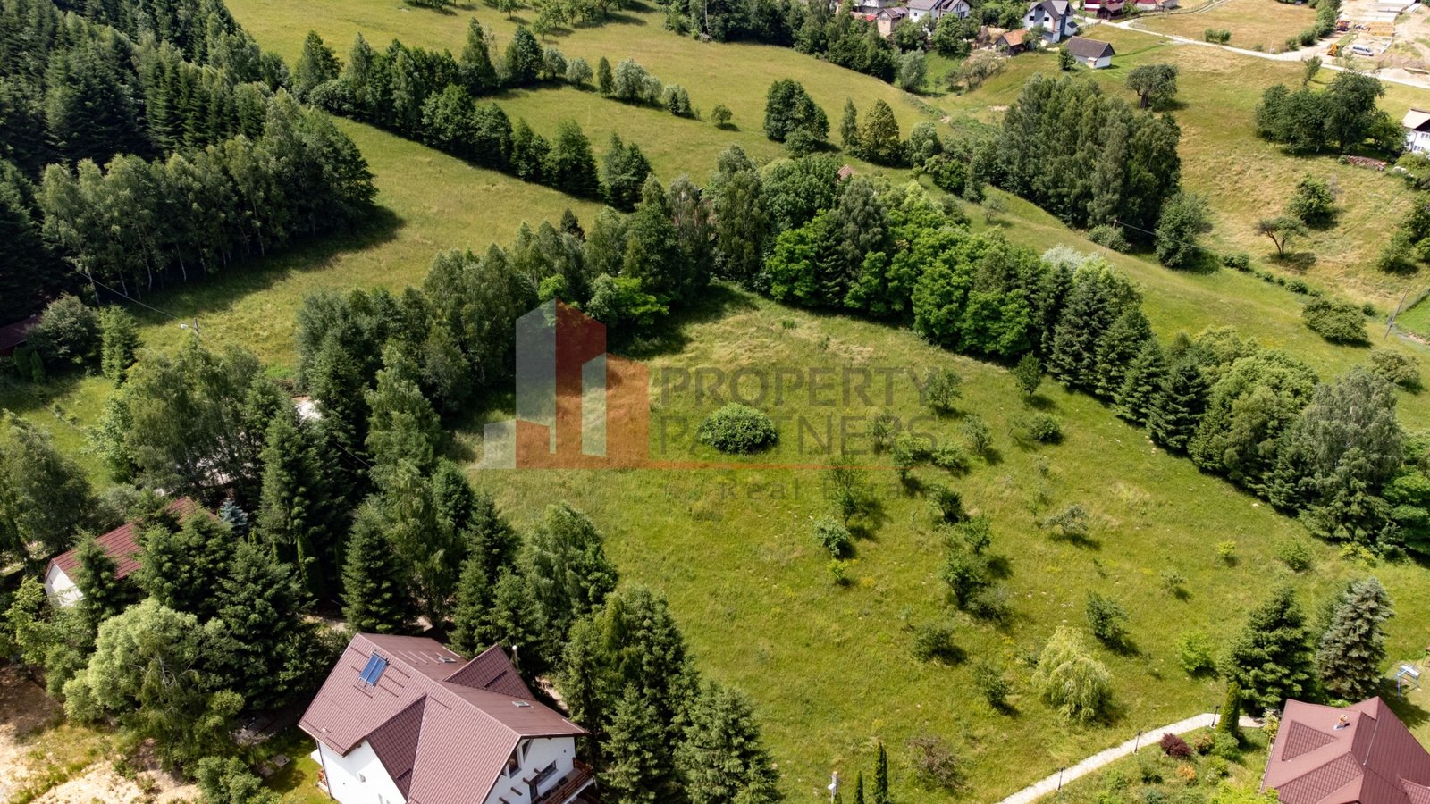 6aea957945f345c285ad27fe46a3022e Teren intravilan Bran 2.772 mp | Vedere Piatra Craiului | Potrivit pentru cabane