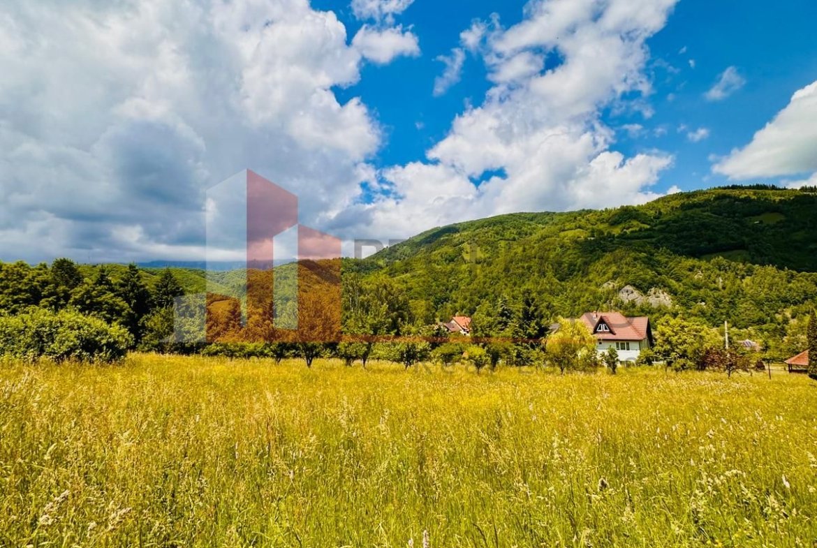 Teren intravilan Bran 2.772 mp | Vedere Piatra Craiului | Potrivit pentru cabane