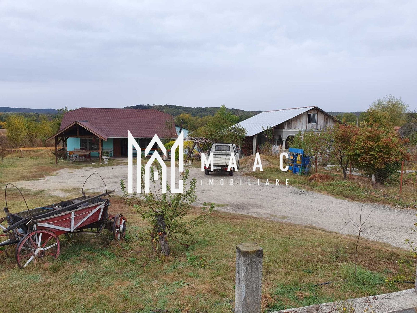 6e2e7ade15e54e7abb6bb18a5b0bf182 Vilă 4 camere de vânzare | Lădești | 140 mp | teren 1.823 mp