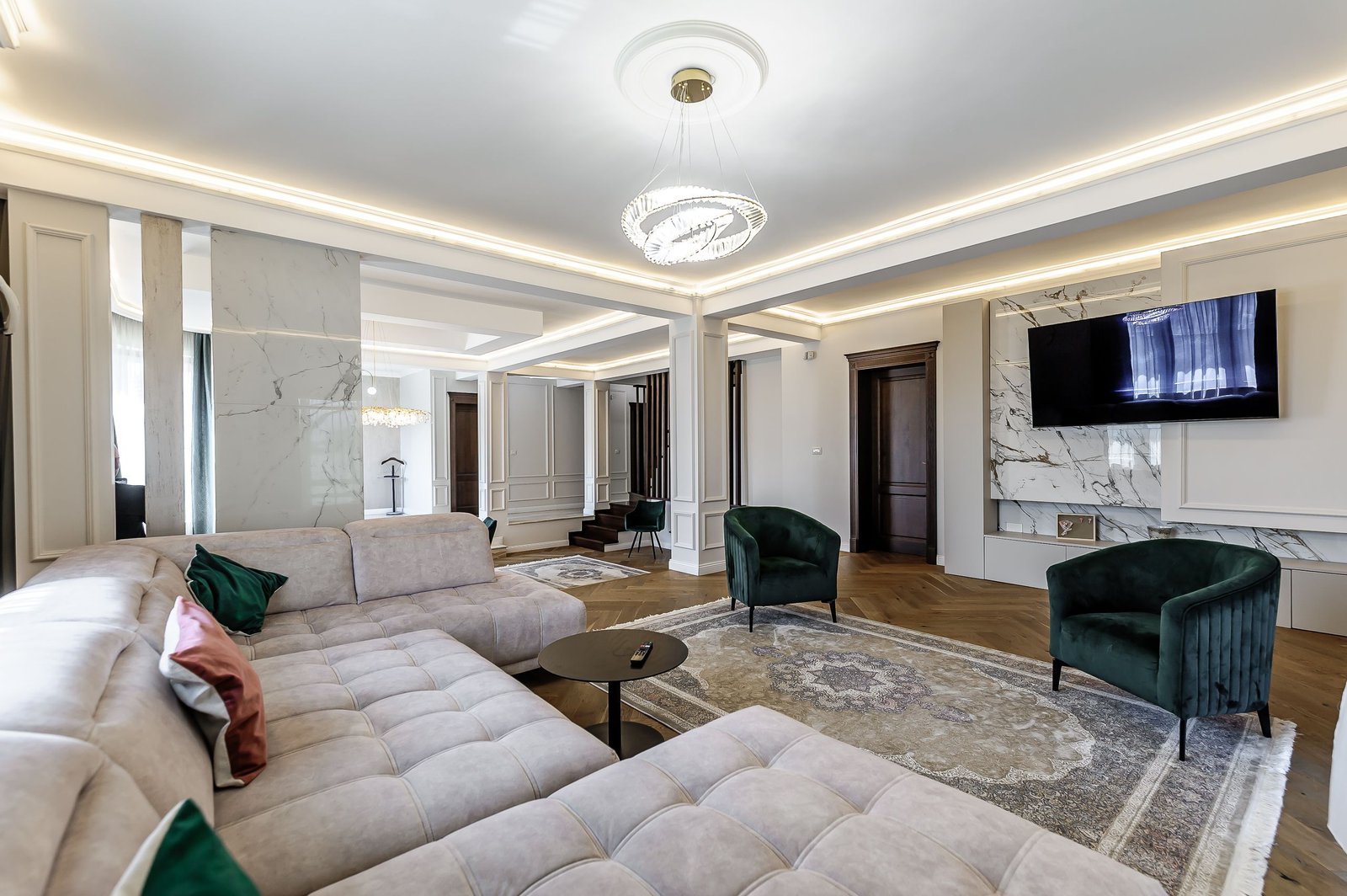 6f7b2c787c574e1aa192e2c05141eeb1 Vilă de lux, pentru o familie numeroasă, Spațiu, confort și intimitate