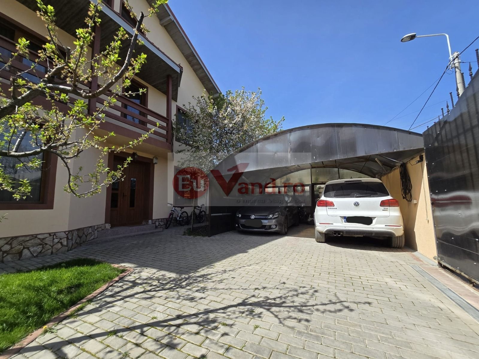 6fa5dc1d3508436d9b9b83c050d3d3e6 Vila P+1+M, 6 camere, Micro 16, 303 mp utili, teren 406 mp – 272.000 Euro
