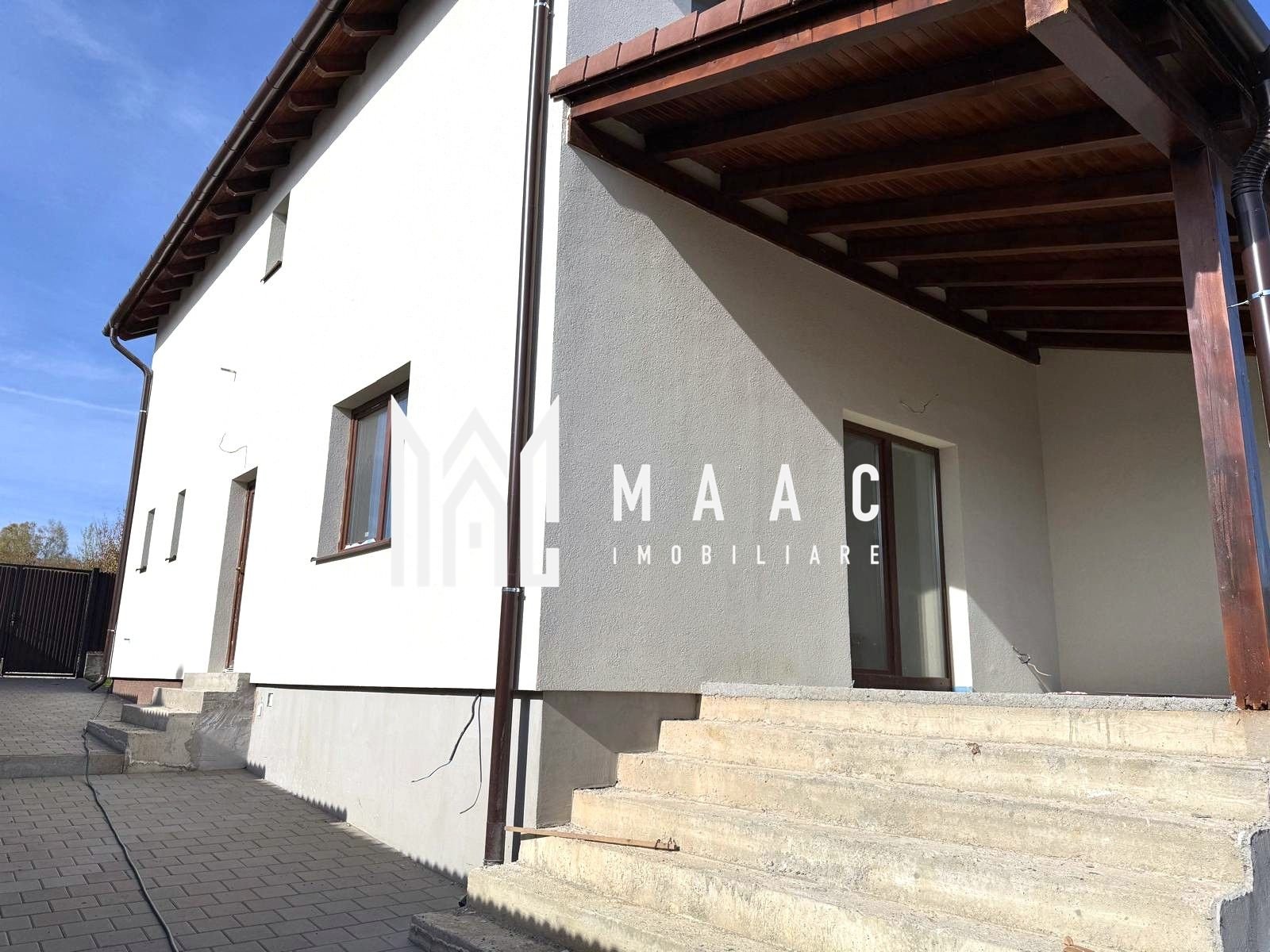 70c56198ae464e5d9a1bd4005eaa41f7 Casă duplex 4 camere de vânzare | Cisnădie, Exterior Sud