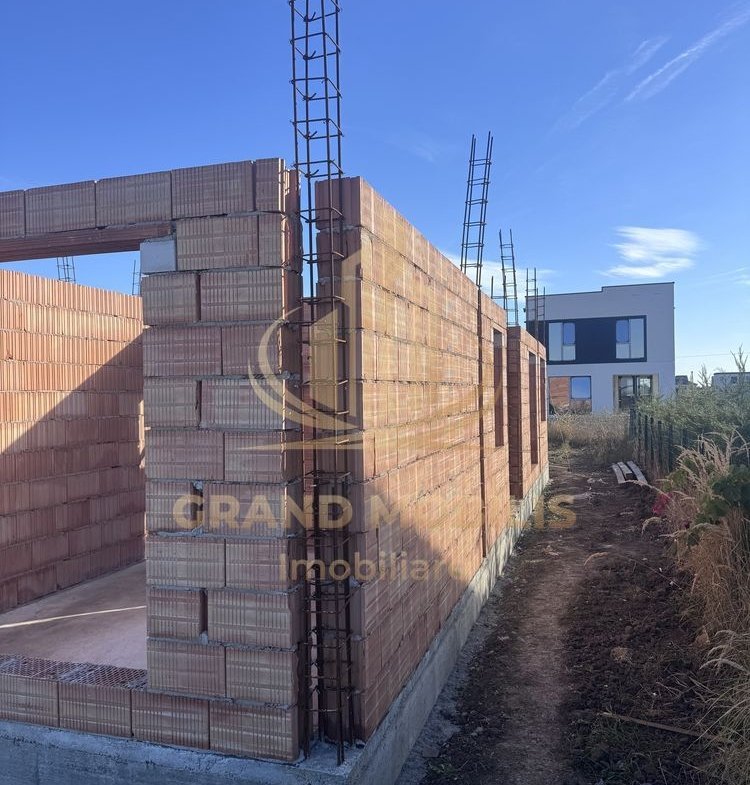 Duplex Săcălaz, 85 mp utili, teren 293 mp, 3 dormitoare, terasă 21 mp