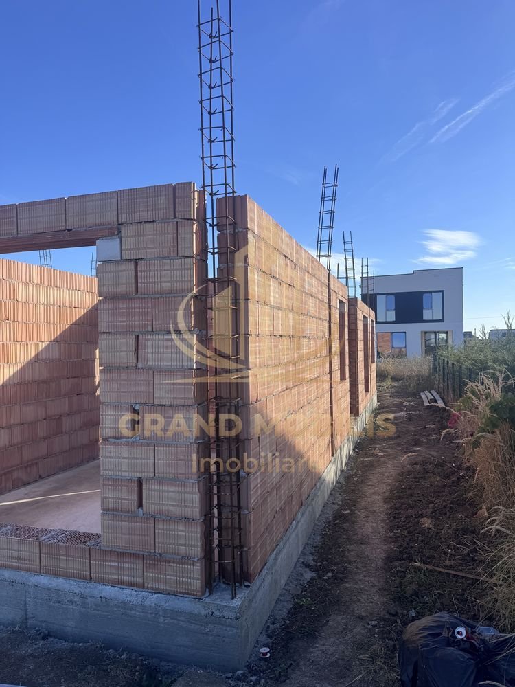 70cef6e3f60449d090492ac91122316d Duplex Săcălaz, 85 mp utili, teren 293 mp, 3 dormitoare, terasă 21 mp