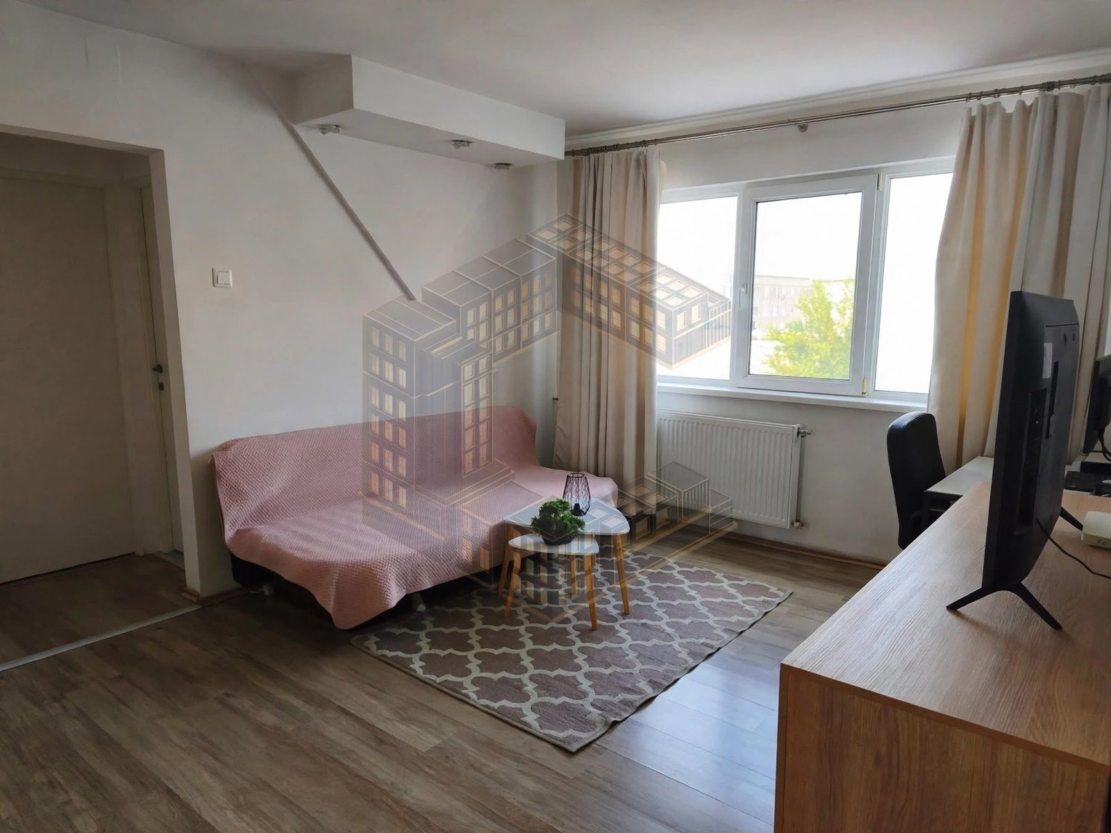 714c598b0d7e42b18e09e0d0c64c587b Apartament cu 2 camere, renovat, etaj intermediar, zona Complex