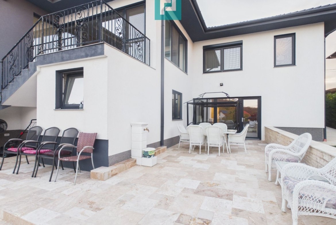 Casă de lux Oncea, piscină, 400 mp