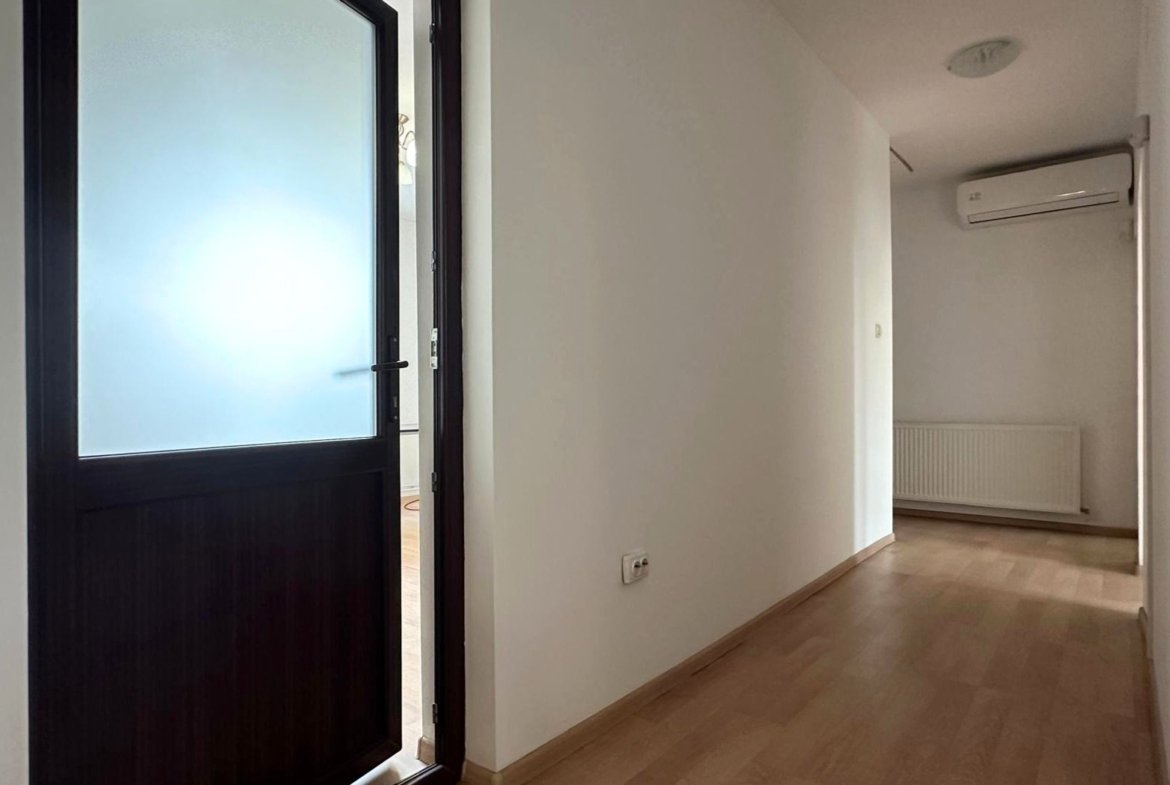 Inchiriere casă complet renovată cu 4 camere  Băneasa, Sector 1