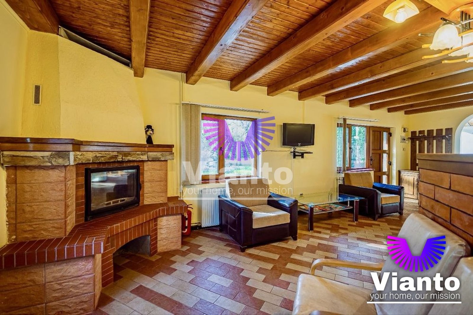 72168d9763d04ffeb671c8b74e18a2cd Casă de vânzare cu piscina in Tocile – Sadu | Zonă superbă