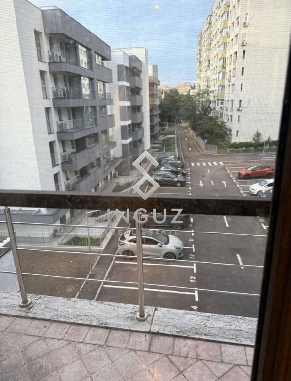 Apartament 3 camere in Vila . 125 mp