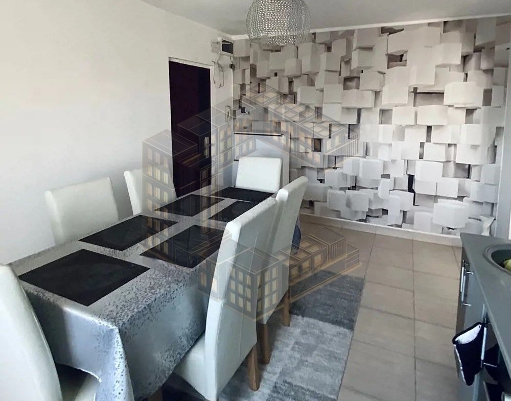 Apartament cu 2 camere, semidecomandat, renovat, de vanzare, Lipovei