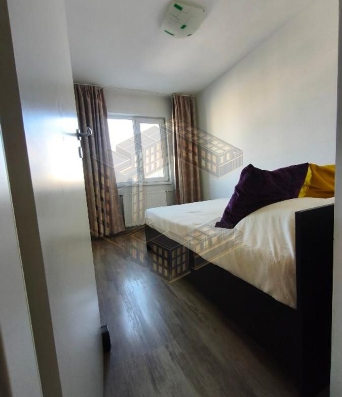 Apartament cu 2 camere, renovat, etaj intermediar, zona Complex