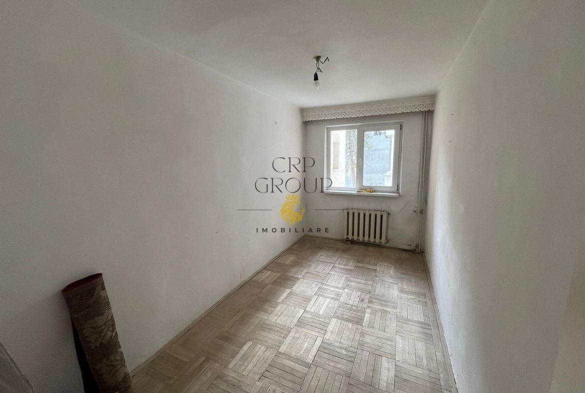 Apartament 4 camere, etaj 1/4, zona Mausoleul Eroilor – Sud
