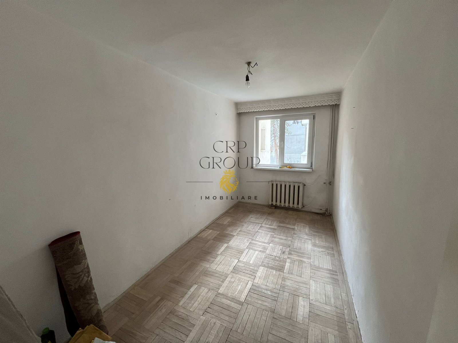 Apartament 4 camere, etaj 1/4, zona Mausoleul Eroilor – Sud