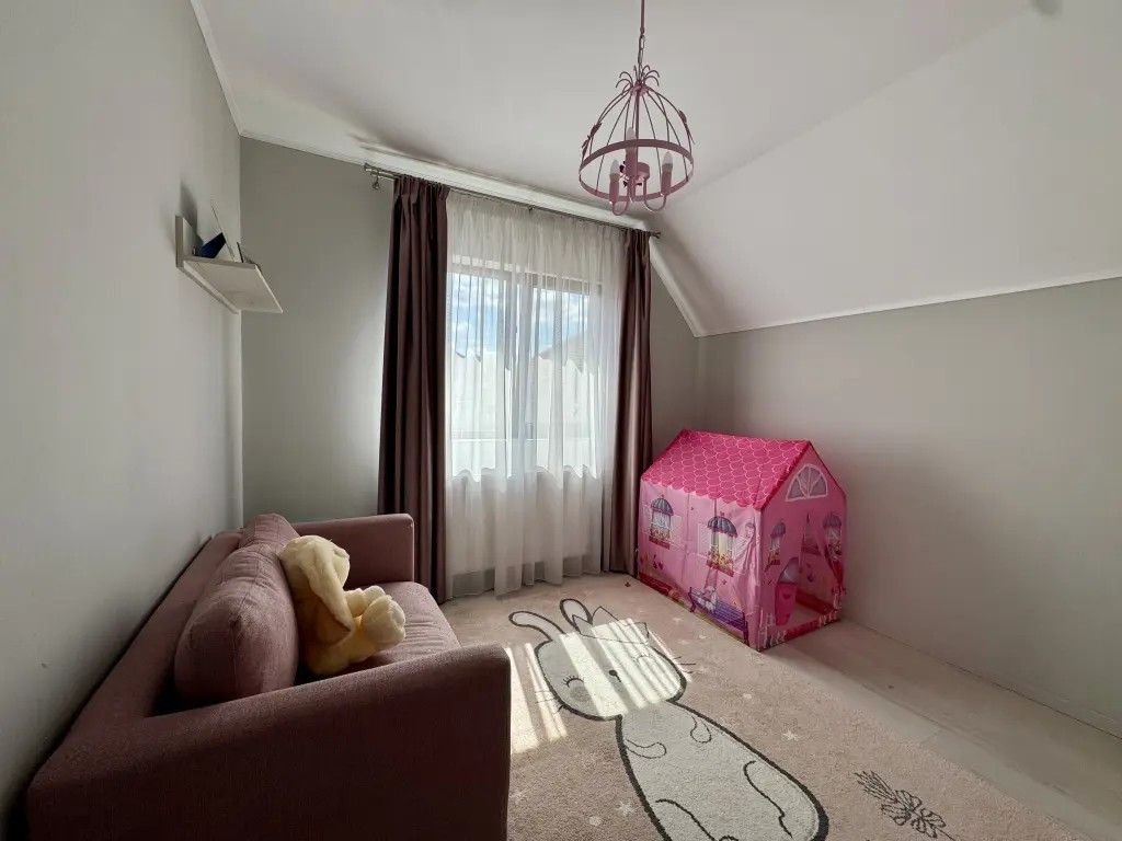 Casa individula ,teren 230 mp-Giroc ,Trandafirilor