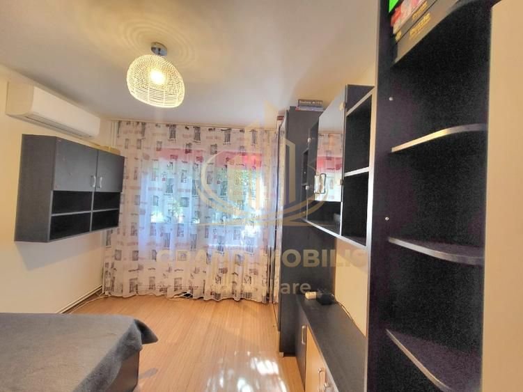 Apartament 4 camere , decomandat,  renovat,centrala proprie,