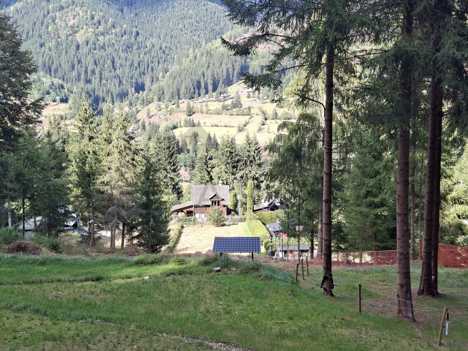 Teren intravilan la munte