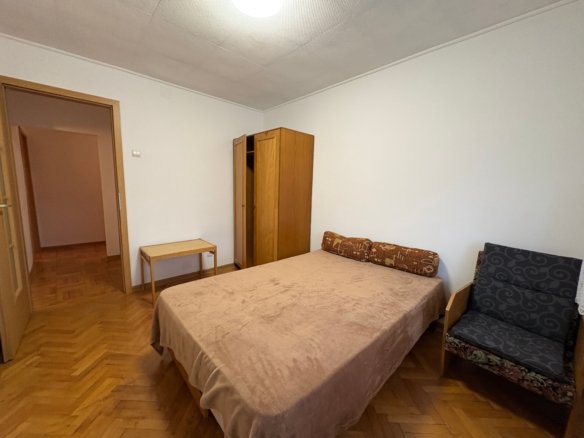 Apartament cu trei camere cartier Racadau