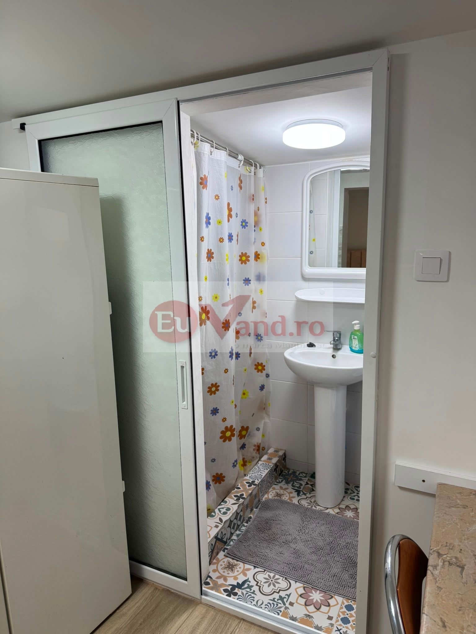 774eb069be0d45288917fe033dfebaa5 De inchiriat apartament o camera la curte, Zona General, 260 euro negoc.