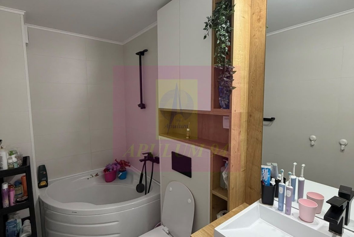 Apartament de vanzare 3 camere Mall Vitan, cu Centrala proprie