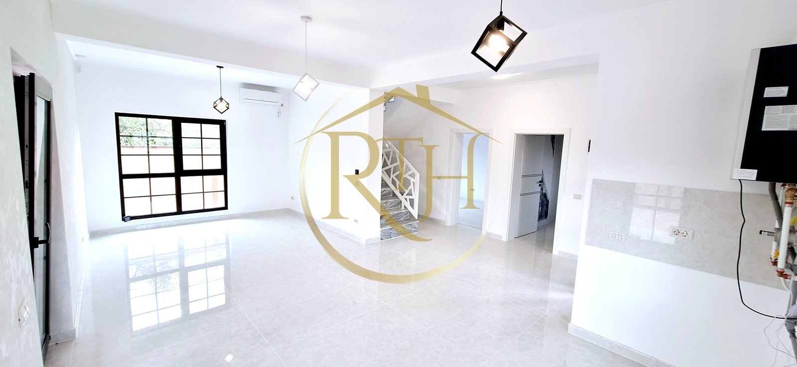Oferim spre vanzare casa deosebita, cu 5 camere, Giroc, zona Centrala