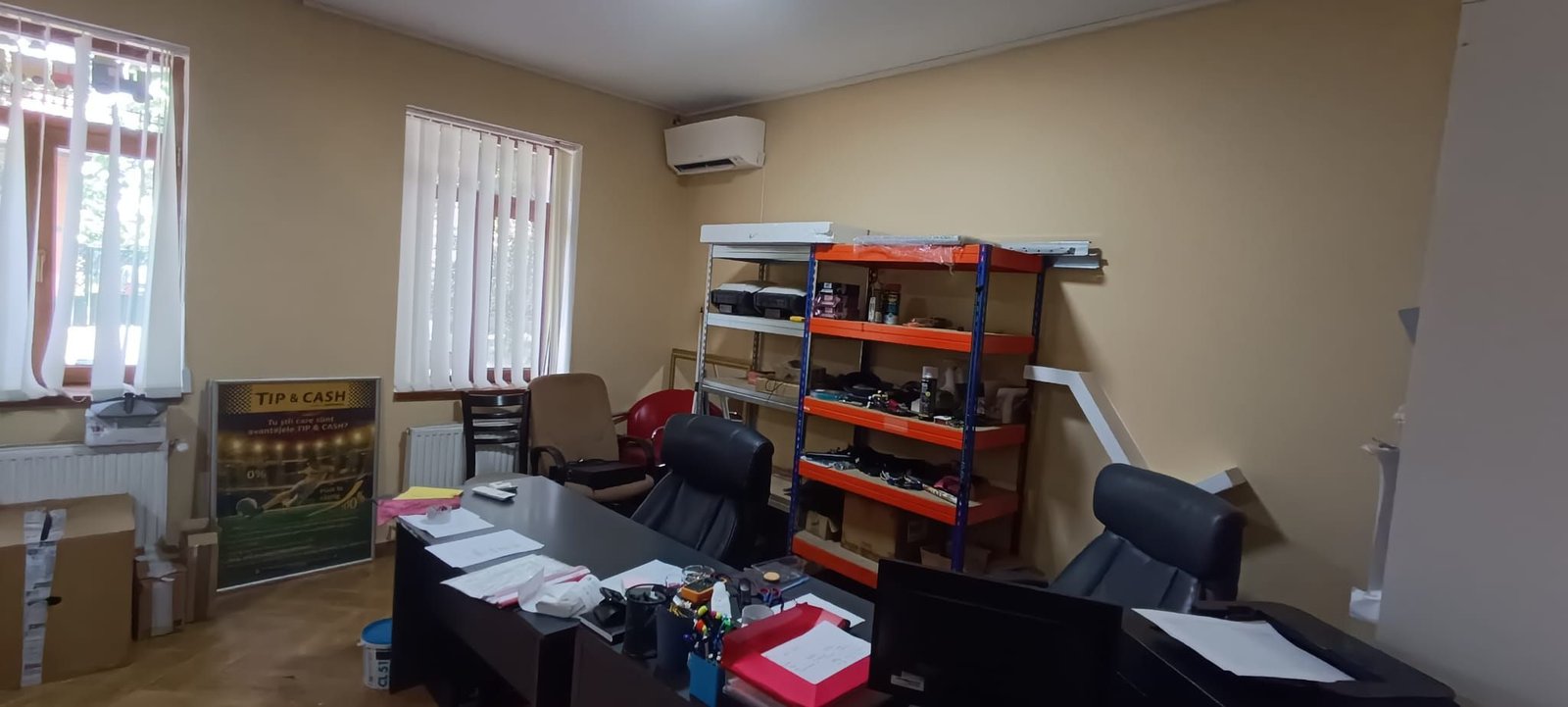Casă versatilă 280 mp, teren 250 mp, 4 locuri parcare în Timișoara