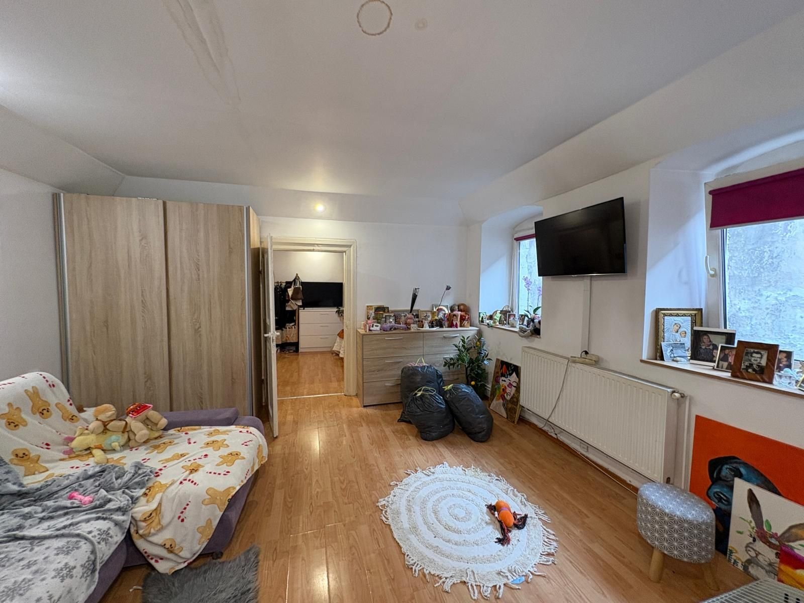 7d54fed1e3ec4b25b9fa41ca8d03001e Apartament cu doua camere de vanzare in Piata Sfatului