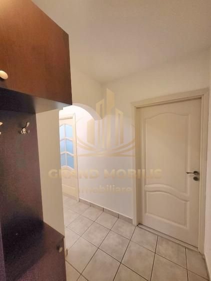 Apartament 4 camere , decomandat,  renovat,centrala proprie,
