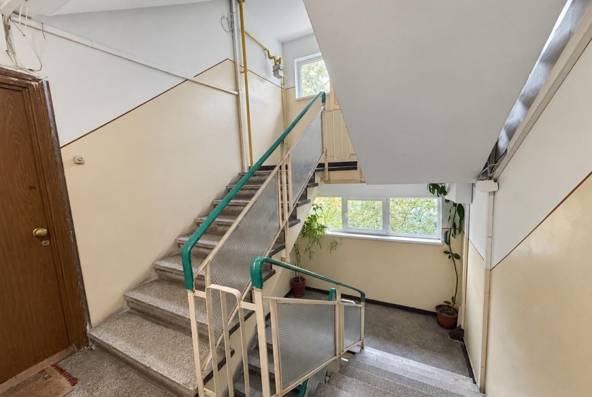 3 camere lângă metrou Romancierilor / Etaj 2/4 /Bloc reabilitat