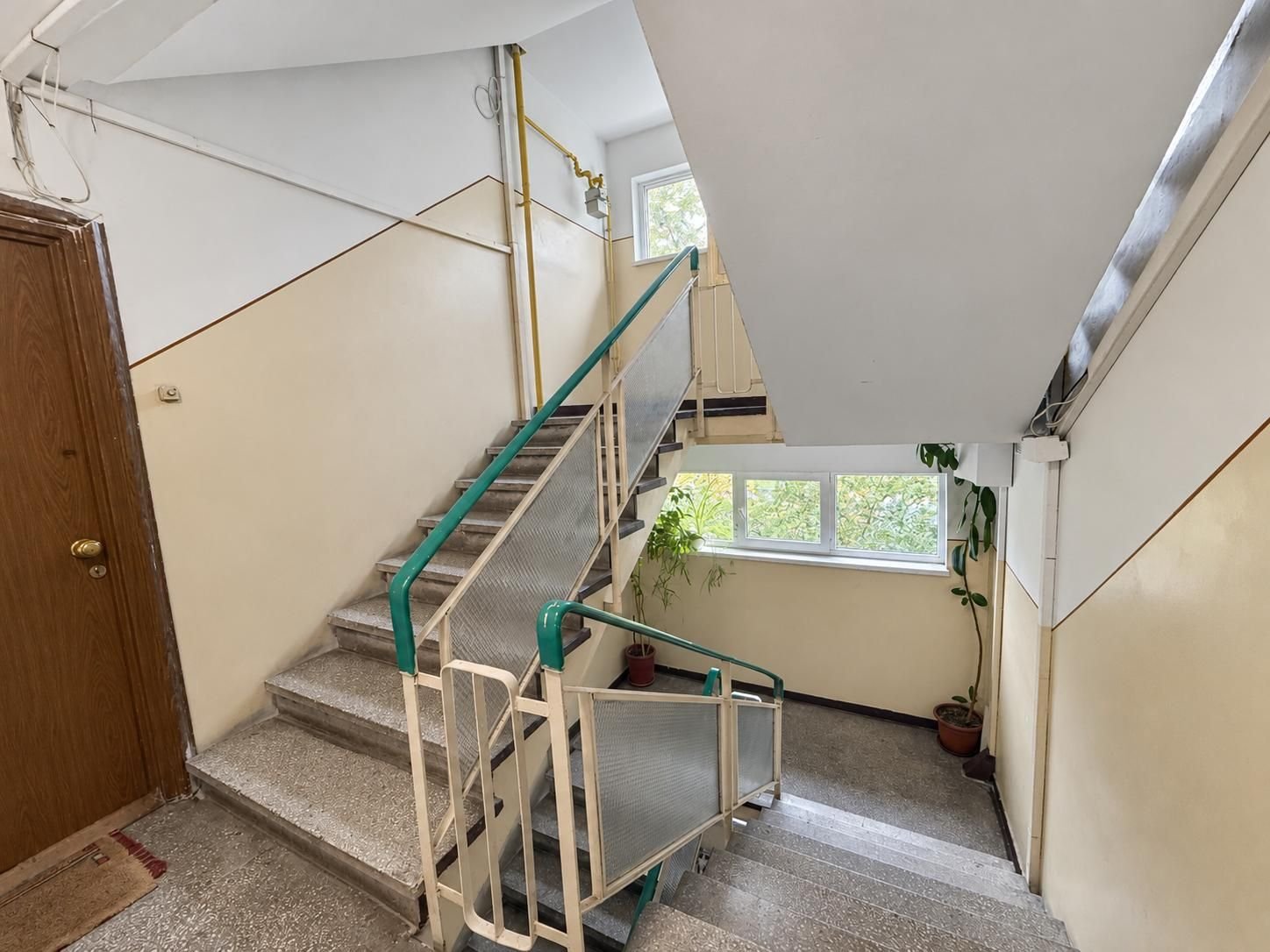 3 camere lângă metrou Romancierilor / Etaj 2/4 /Bloc reabilitat